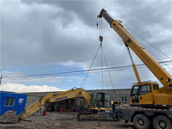 临夏市25吨吊车的工作半径是多少？