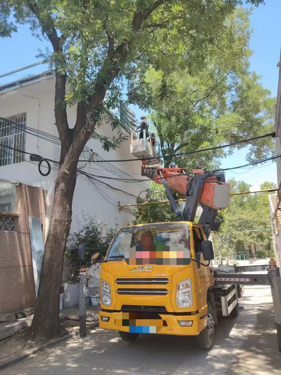 临夏市高空作业车能吊装重物吗？最大承载多少公斤？